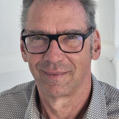 Dr. Andreas Hauer